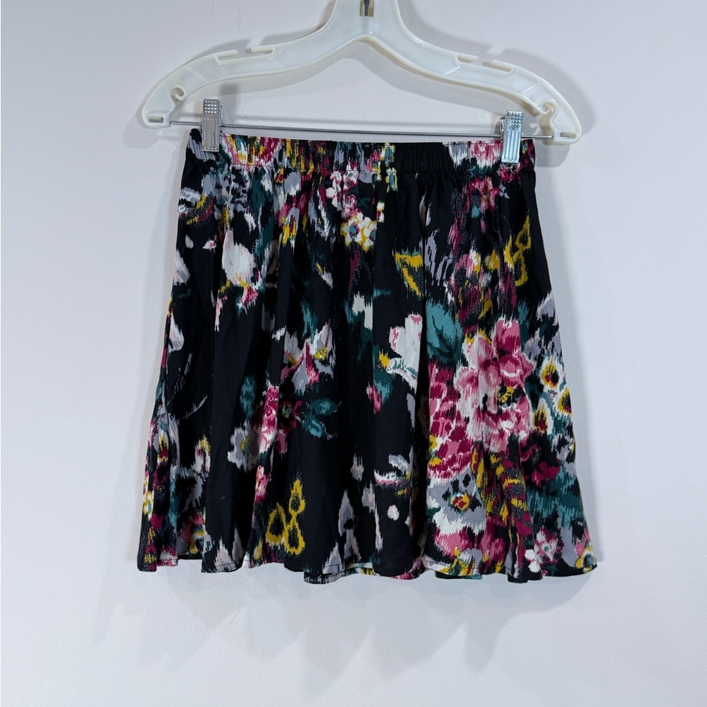 🔥Abercrombie & Fitch Women’s Floral Print Black Mini Skirt Size M EUC 🔥